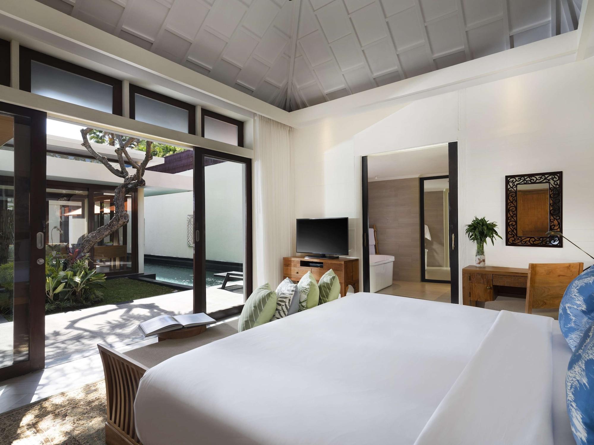 Avani Seminyak Bali Resort Exterior photo
